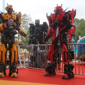 Áo khoác robot mô hình Transformer – công viên giải trí VGTrides