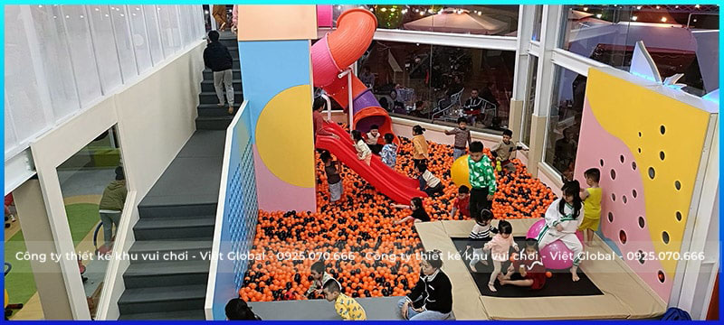 Nhà bóng ở khu vui chơi Tom And Jerry